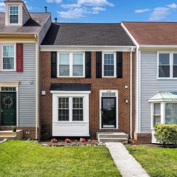 21196-Winding-Brook-Sq_Ashburn_VA-39